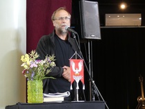 Iltamien 2019 juhlapuhujana oli kirjailija Risto Isomäki.