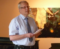 Iltamapuheen piti FT Pekka Kansanen Tarttilan Hiittiöstä.