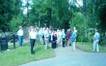 Juha Salo kertoi myös mm. Honkolan kartanon Furuhjelmin suvun hautamuistomerkestä.